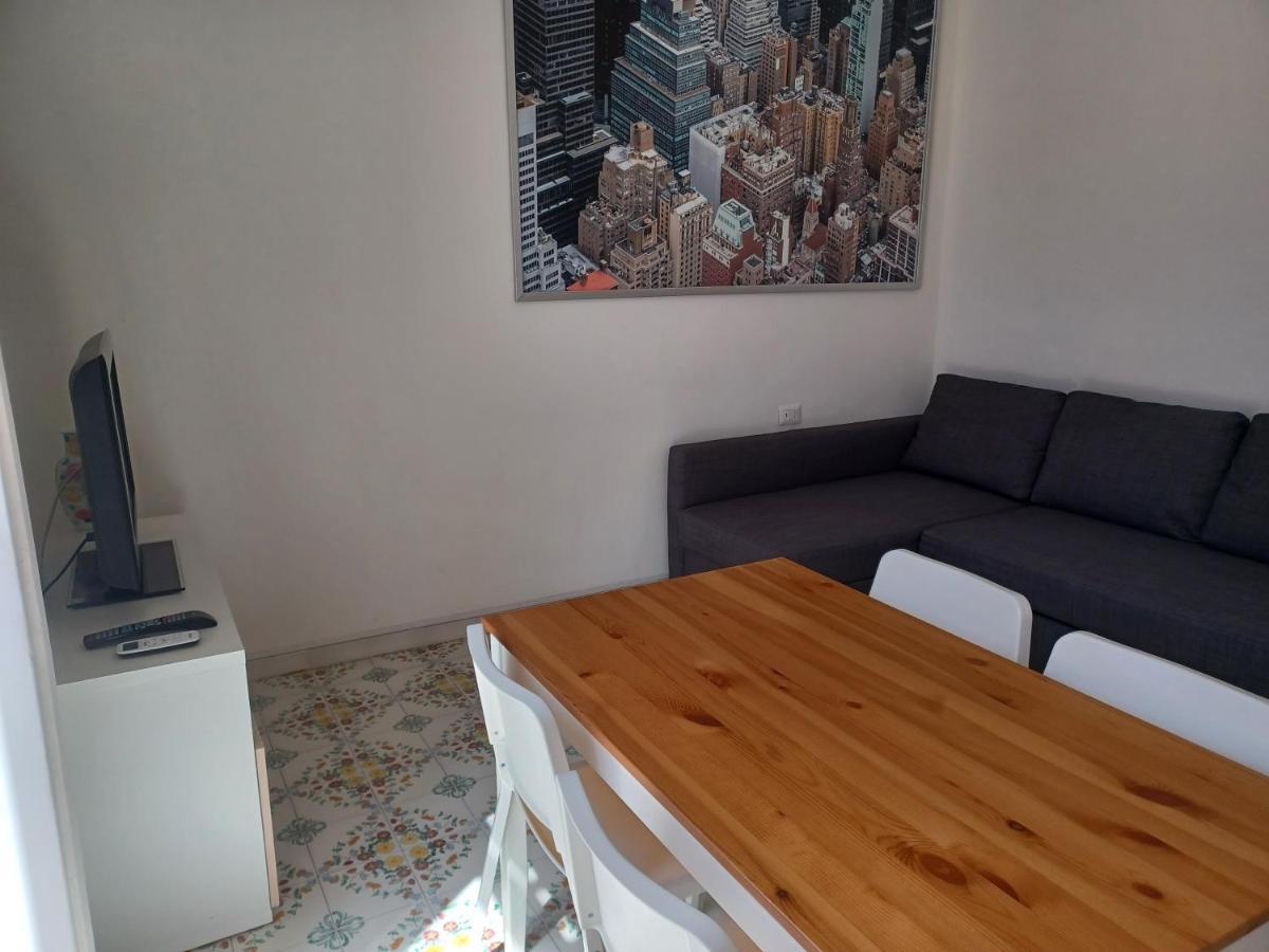 A Casa Di Nonna Ida, Nel Cuore Pulsante Di Napoli Exteriör bild